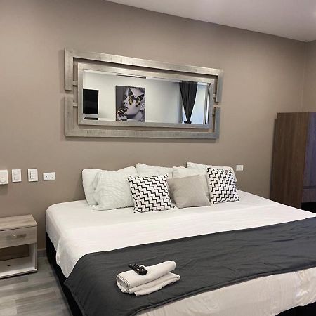 Aparta Estudio En El Edificio Bahia 79 Apartasuites Картахена Экстерьер фото